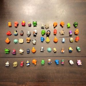 Lot of 50 squinkies.